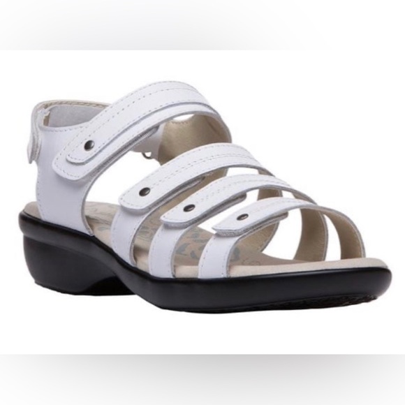 #S335 - NWT Propet Brand WHITE AURORA Strappy Leather Sandal, Womens Size 7.5M - Picture 1 of 12